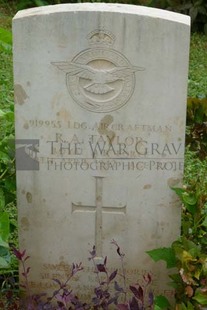 TRINCOMALEE WAR CEMETERY - TAYLOR, RONALD ALFRED